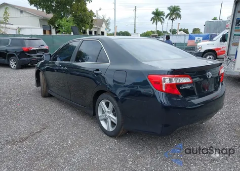 2012 Toyota Camry Se z USA, uszkodzony, nr VIN 4T1BF1FK4CU070857